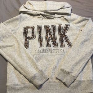 ❌❌SOLD❌❌VS LEOPARD PULL OVER. RARE HTF!